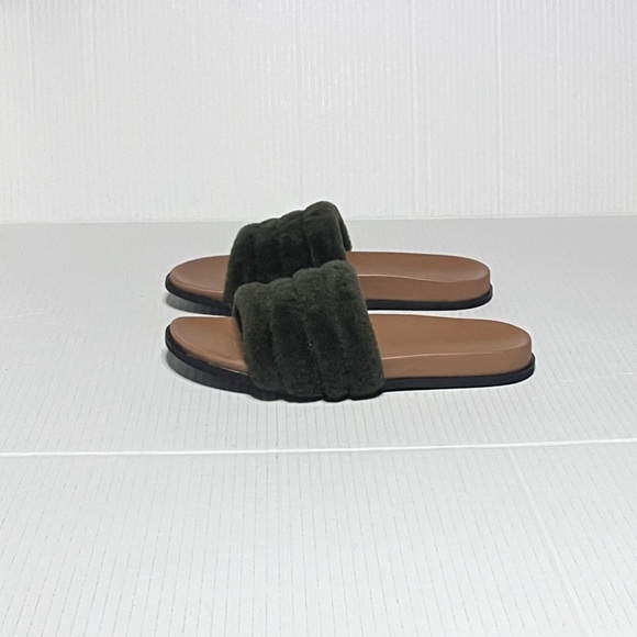 Garnet Hill Daria Slides - Picture 3 of 11